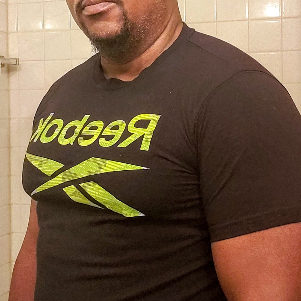 T SHIRT - Picture 2 of 3